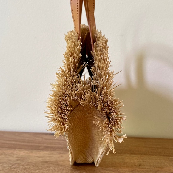 Aranaz Serena Embellished Clam purse - Picture 8 of 11